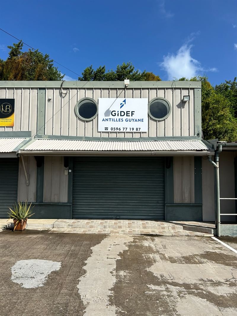 GIDEF Antilles Guyane — Enseigne GIDEF Antilles Guyane sur la façade