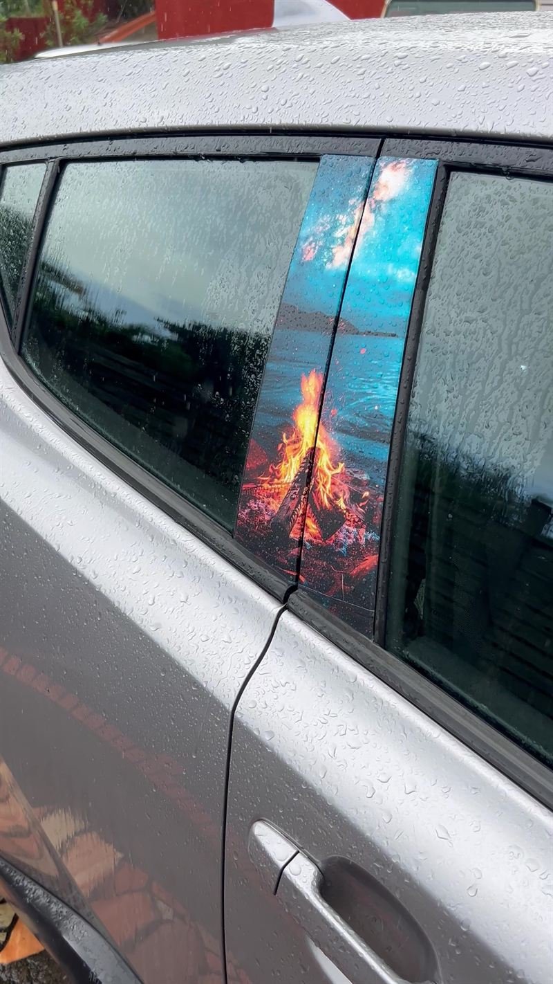 Montants de portières — Covering décoratif sur les montants d'une voiture